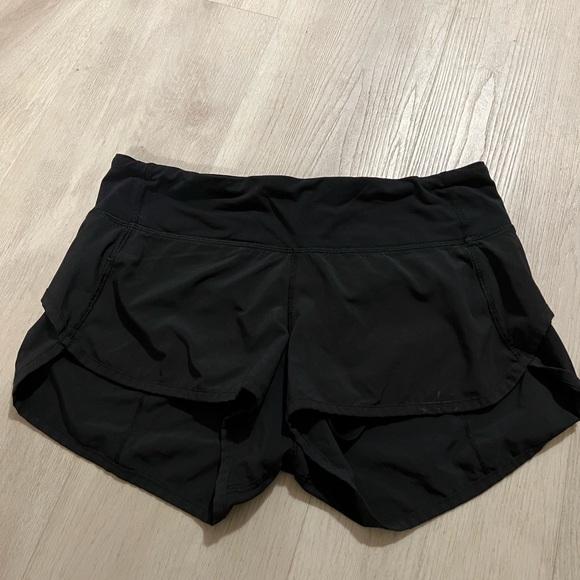 Black Lululemon speed shorts 2.5” size 4 - Picture 1 of 3